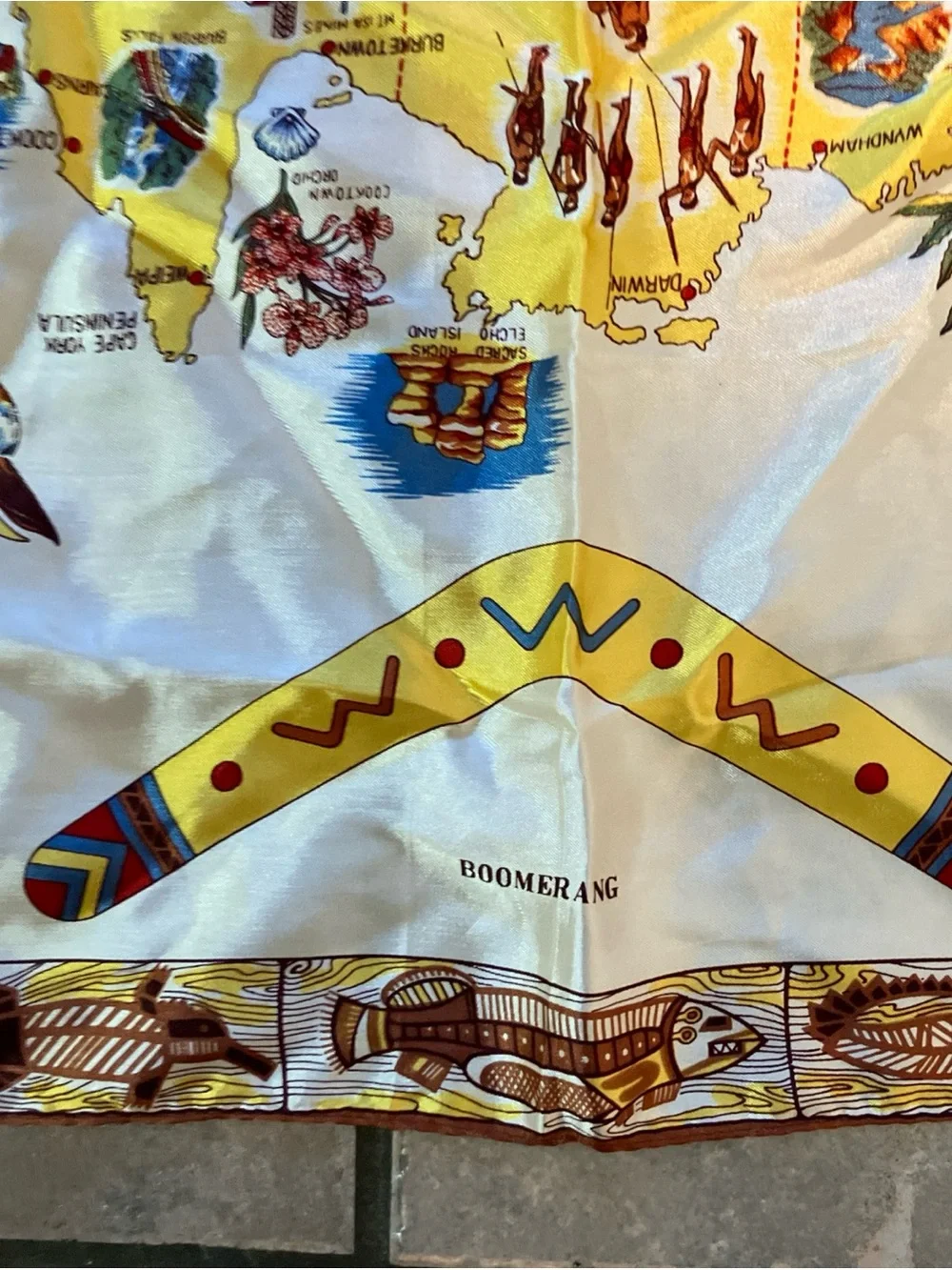 Vintage Australia Map Design Wildlife Scarf